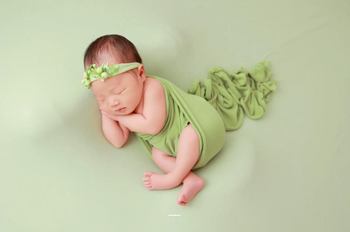 保亭宝宝眼睛发蓝 保亭宝宝眼睛发蓝